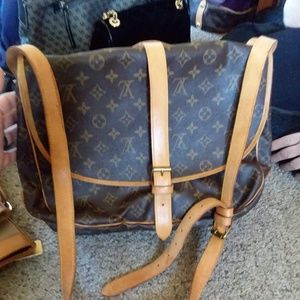 Louis Vuitton Saumaur 30 bag